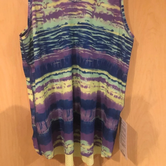 BNWT Ivivva (Girls Lululemon) Tank  Top - Size 14 - Picture 2 of 4